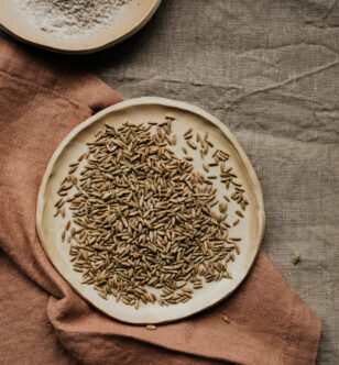 Rye berries are a healthy whole grain