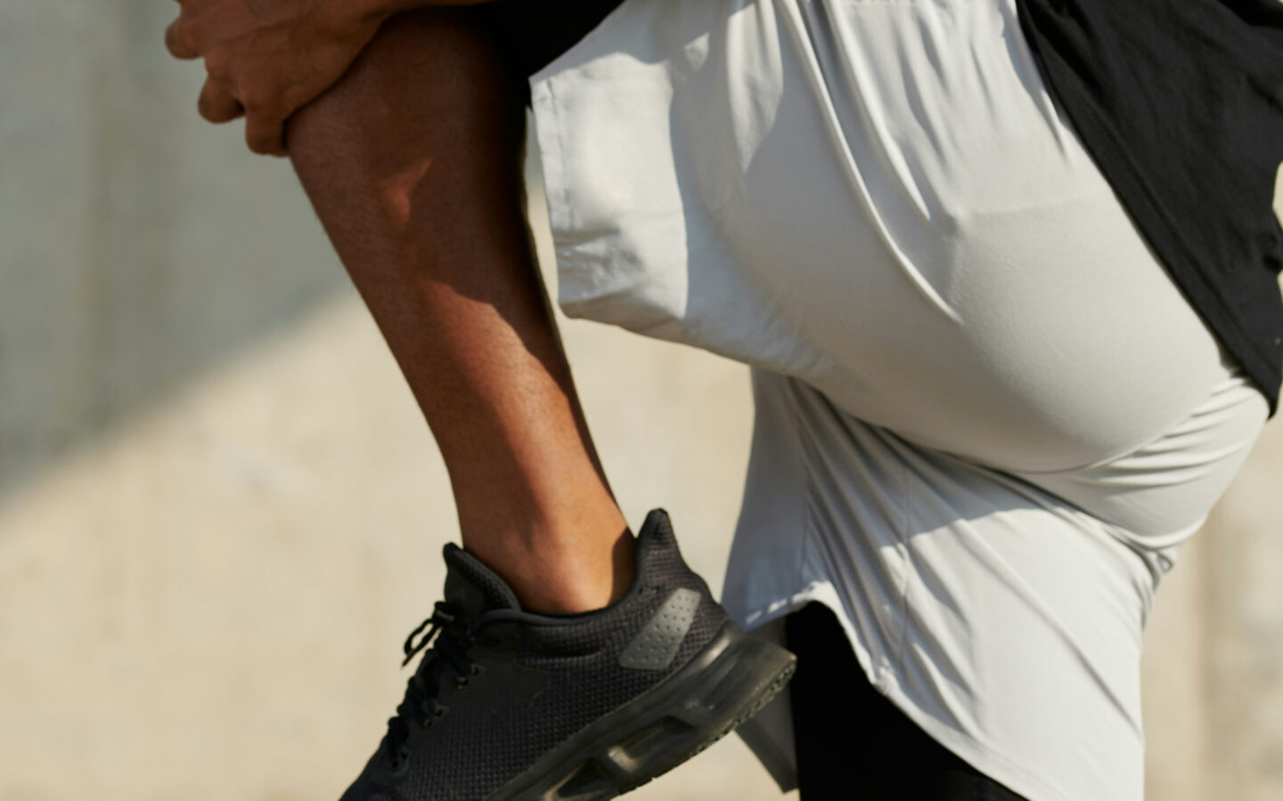 stretch and treat knee pain for good